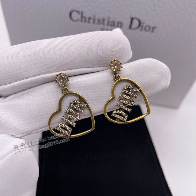Dior飾品 迪奧經典熱銷款愛心CD耳釘耳環  zgd1216